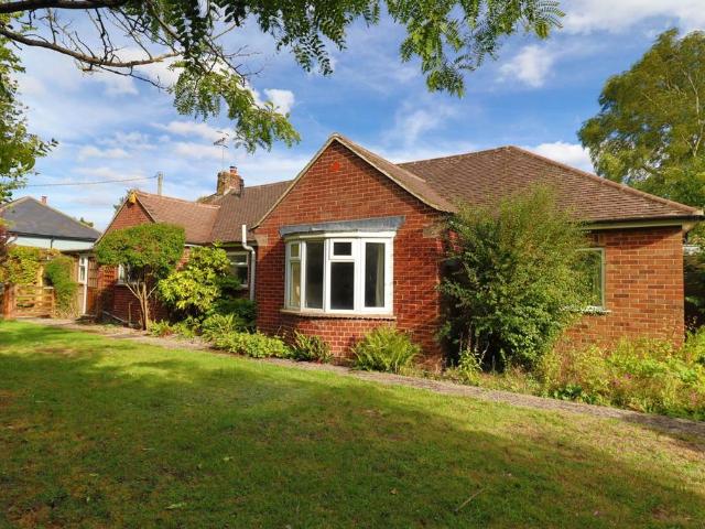 3 bedroom detached bungalow for sale