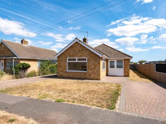 3 bedroom detached bungalow for sale