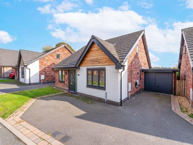 3 bedroom detached bungalow for sale