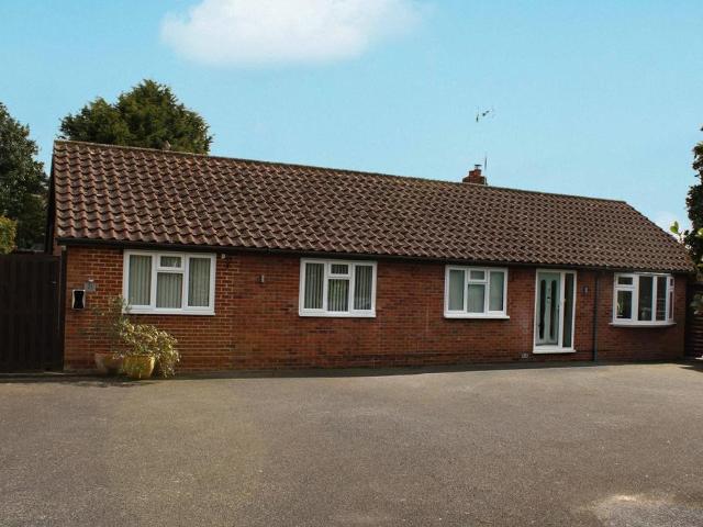 3 bedroom detached bungalow for sale