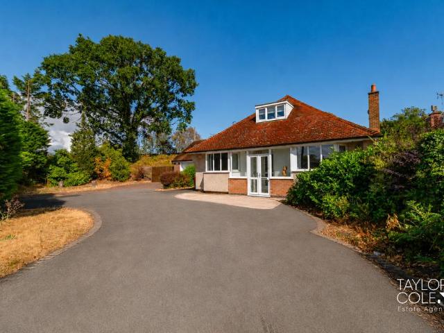 3 bedroom detached bungalow for sale