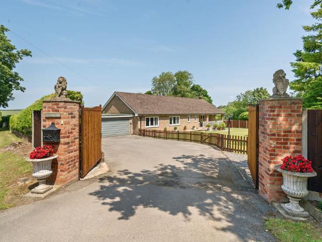 3 bedroom detached bungalow for sale