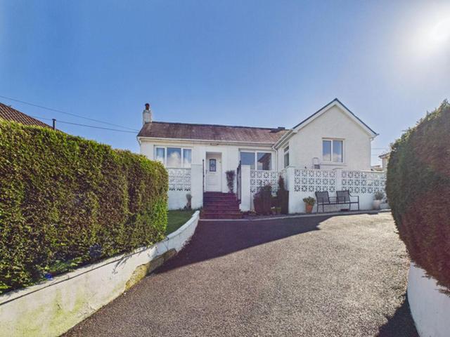 4 bedroom detached bungalow for sale