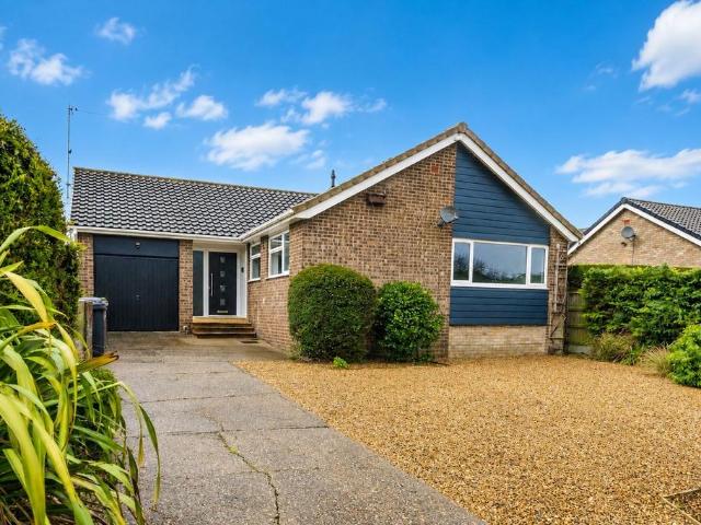 3 bedroom detached bungalow for sale