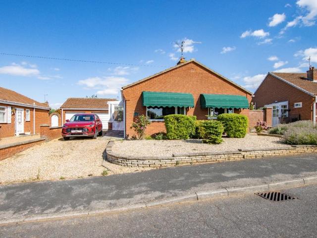 3 bedroom detached bungalow for sale