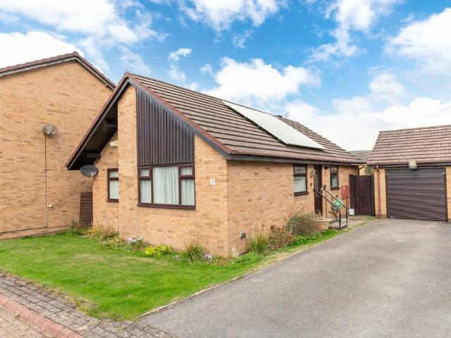 3 bedroom detached bungalow for sale