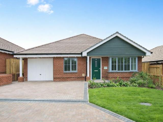 3 bedroom detached bungalow for sale