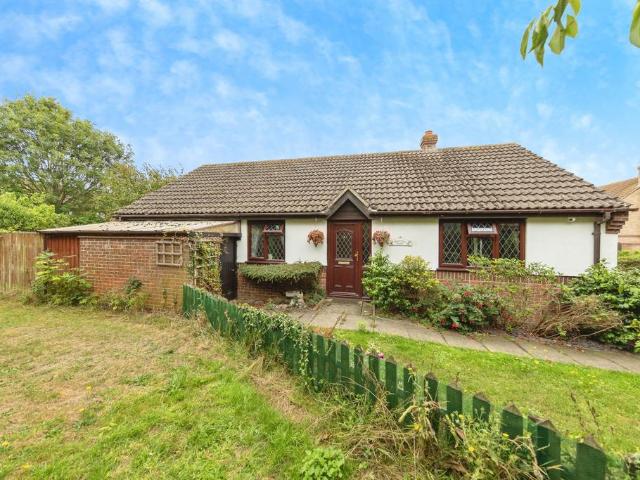 3 bedroom detached bungalow for sale