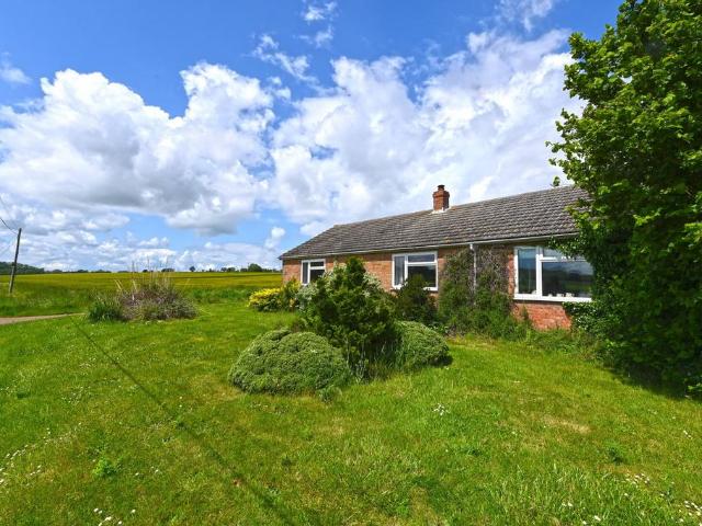 3 bedroom detached bungalow for sale