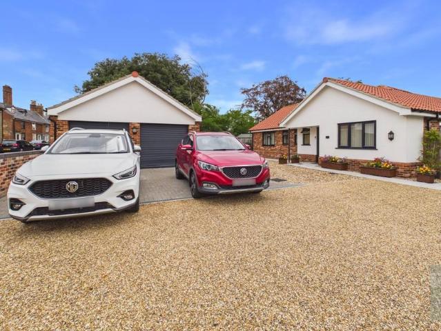 3 bedroom detached bungalow for sale