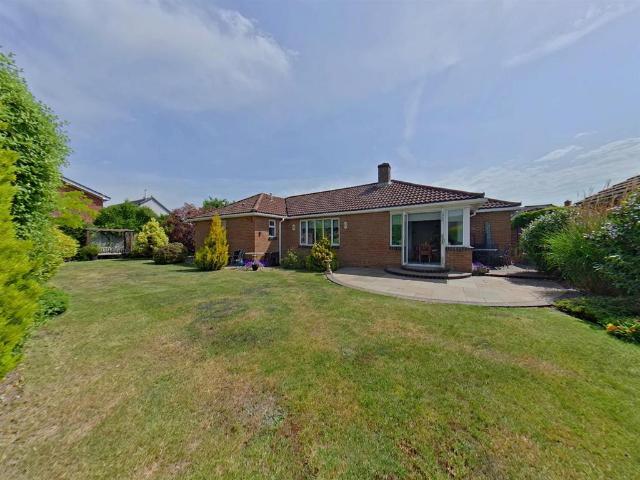 3 bedroom detached bungalow for sale