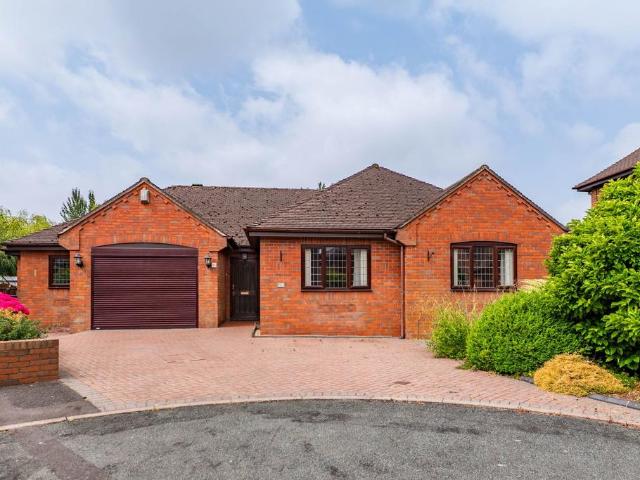 3 bedroom detached bungalow for sale