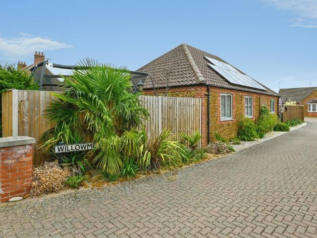 3 bedroom detached bungalow for sale