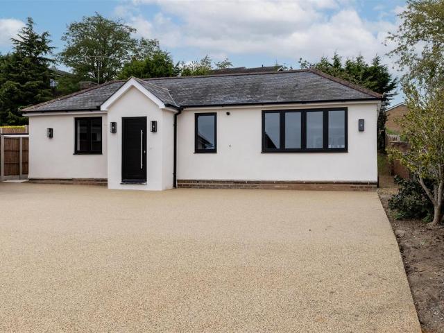 3 bedroom detached bungalow for sale