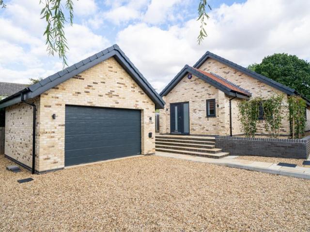 3 bedroom detached bungalow for sale
