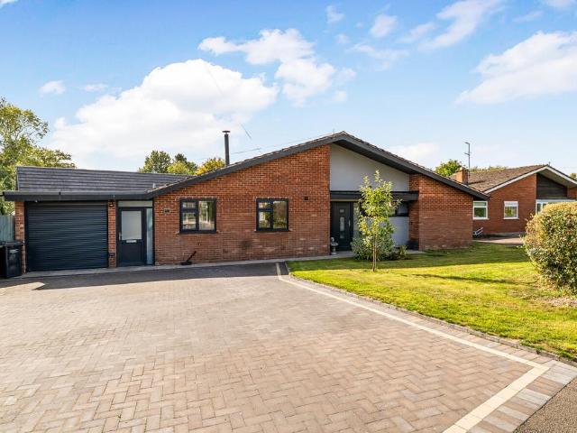 3 bedroom detached bungalow for sale