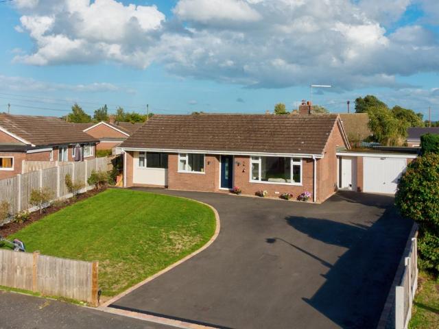 3 bedroom detached bungalow for sale