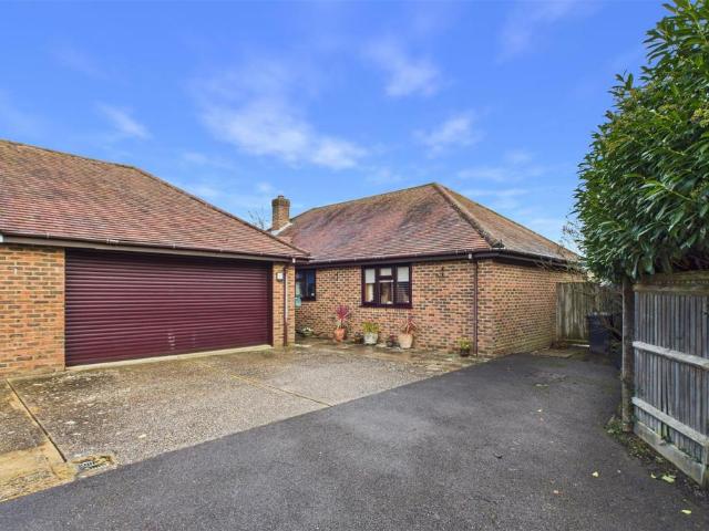 3 bedroom detached bungalow for sale