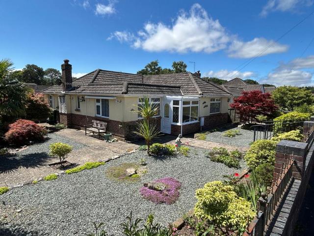 3 bedroom detached bungalow for sale