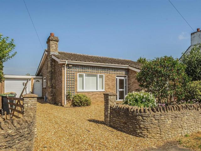 3 bedroom detached bungalow for sale