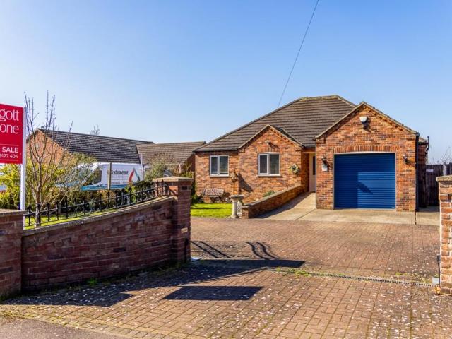 3 bedroom detached bungalow for sale