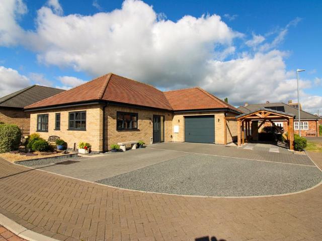 3 bedroom detached bungalow for sale