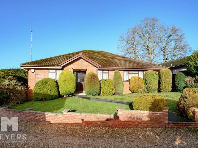 3 bedroom detached bungalow for sale