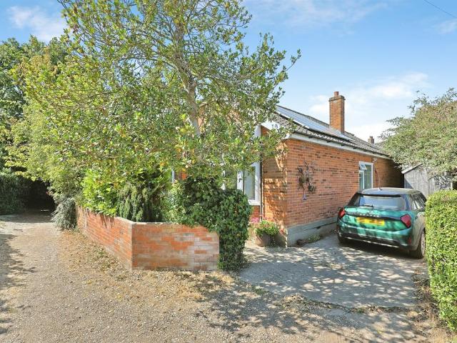 3 bedroom detached bungalow for sale