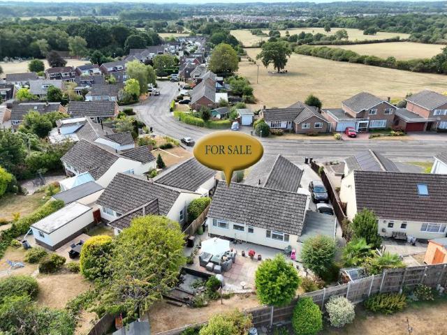 3 bedroom detached bungalow for sale