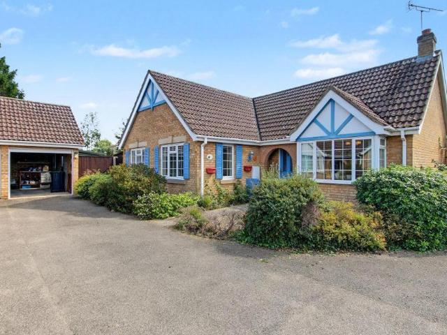 3 bedroom detached bungalow for sale