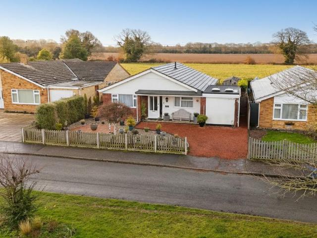 3 bedroom detached bungalow for sale