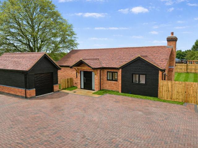 3 bedroom detached bungalow for sale