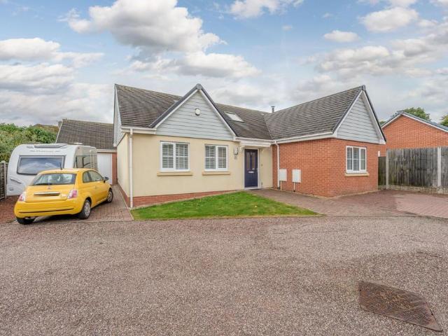 3 bedroom detached bungalow for sale