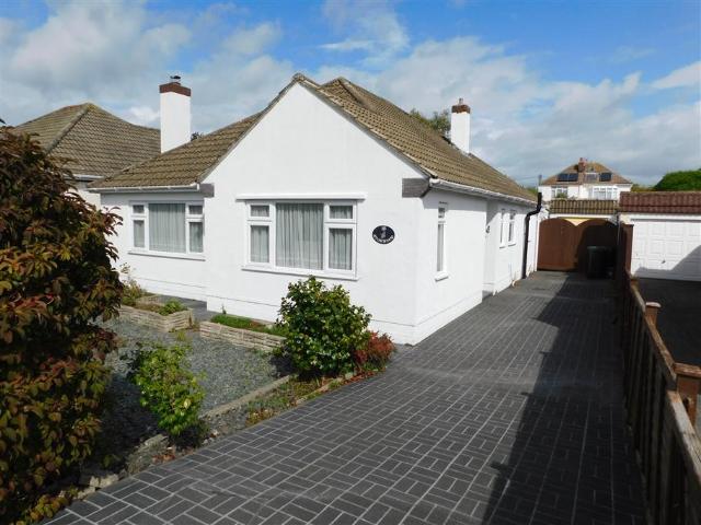 3 bedroom detached bungalow for sale