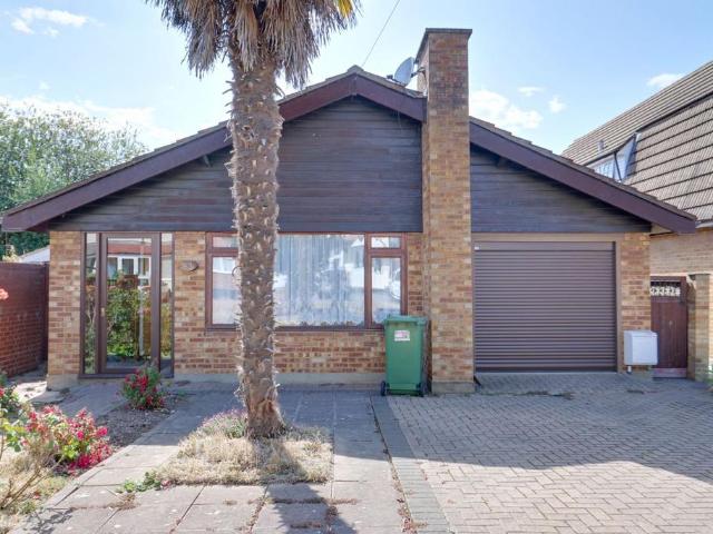 3 bedroom detached bungalow for sale