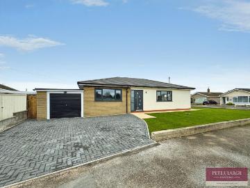 3 bedroom detached bungalow for sale