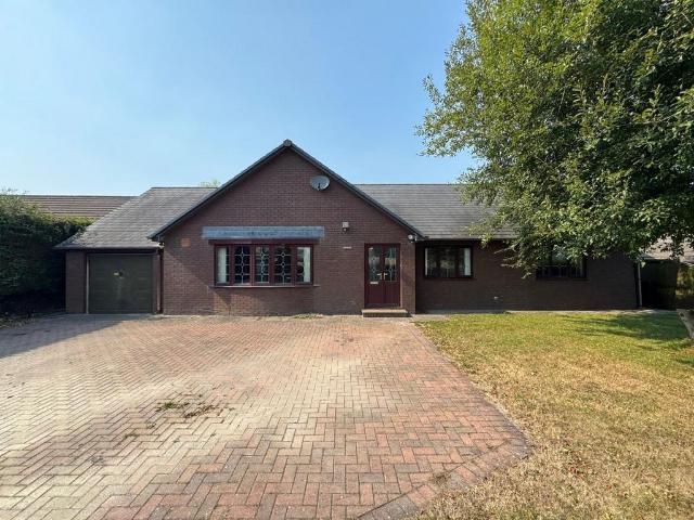 3 bedroom detached bungalow for sale