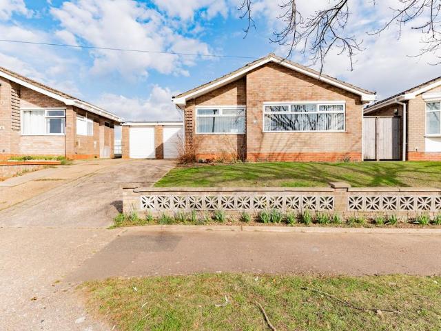 3 bedroom detached bungalow for sale
