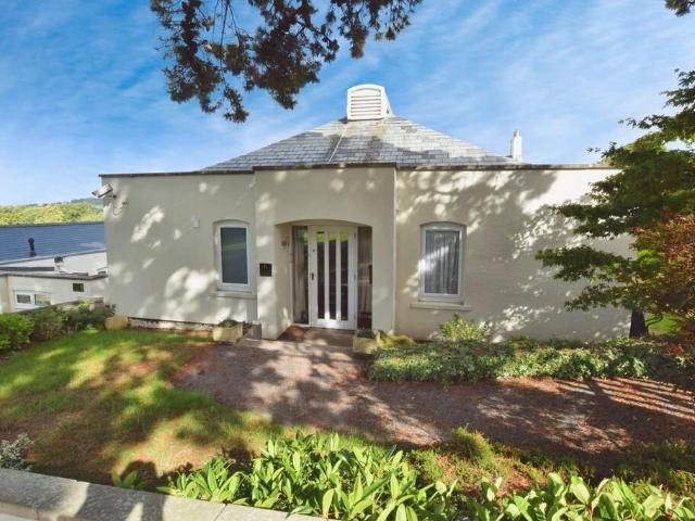 3 bedroom semi detached bungalow for sale