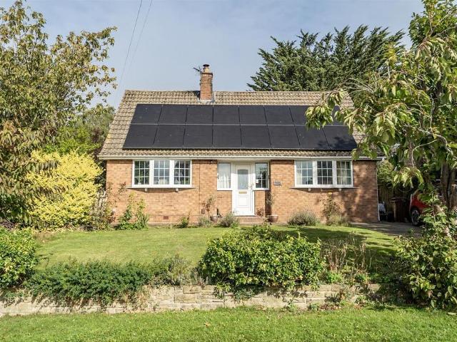 3 bedroom detached bungalow for sale