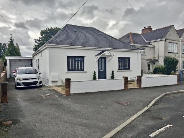 3 bedroom detached bungalow for sale
