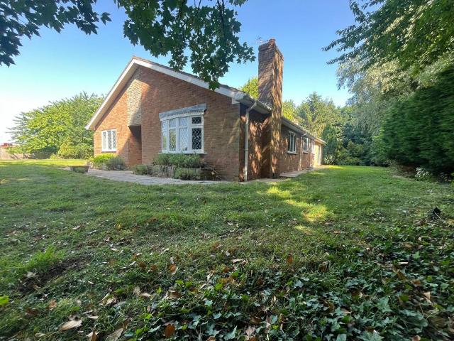 3 bedroom detached bungalow for sale