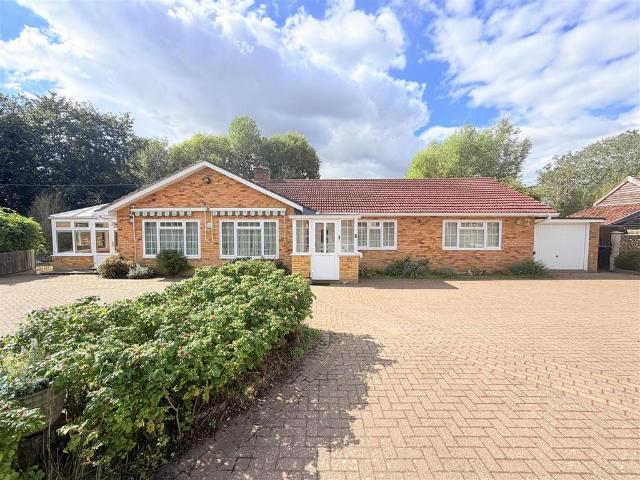 3 bedroom detached bungalow for sale