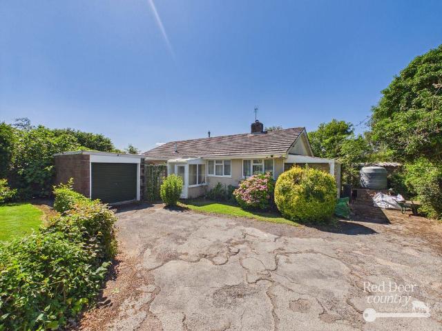 3 bedroom detached bungalow for sale