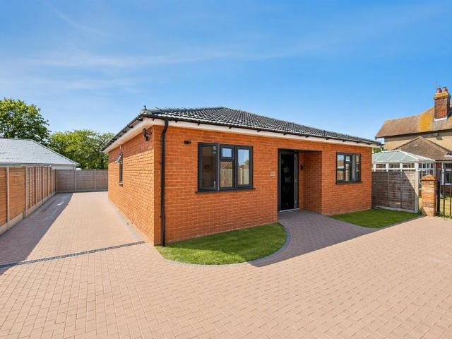 3 bedroom detached bungalow for sale