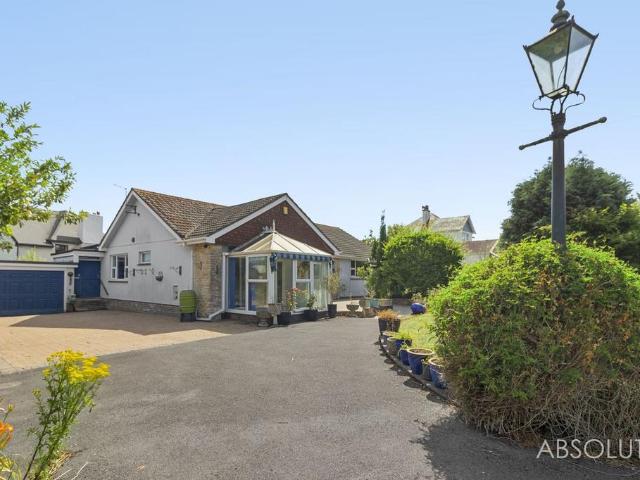 3 bedroom detached bungalow for sale