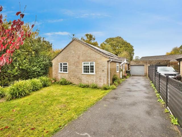 3 bedroom detached bungalow for sale