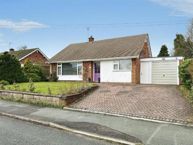 3 bedroom detached bungalow for sale