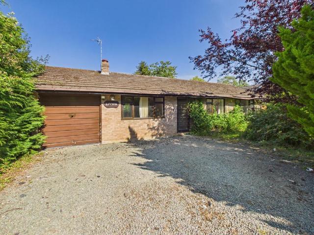 3 bedroom detached bungalow for sale