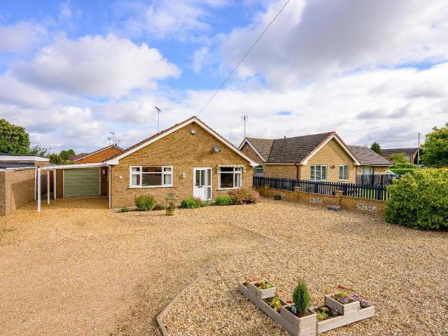 3 bedroom detached bungalow for sale